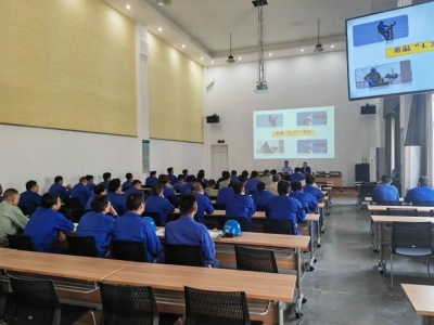 “警鐘長(zhǎng)鳴”，班組全員開展“4.25”安全學(xué)習(xí)日
